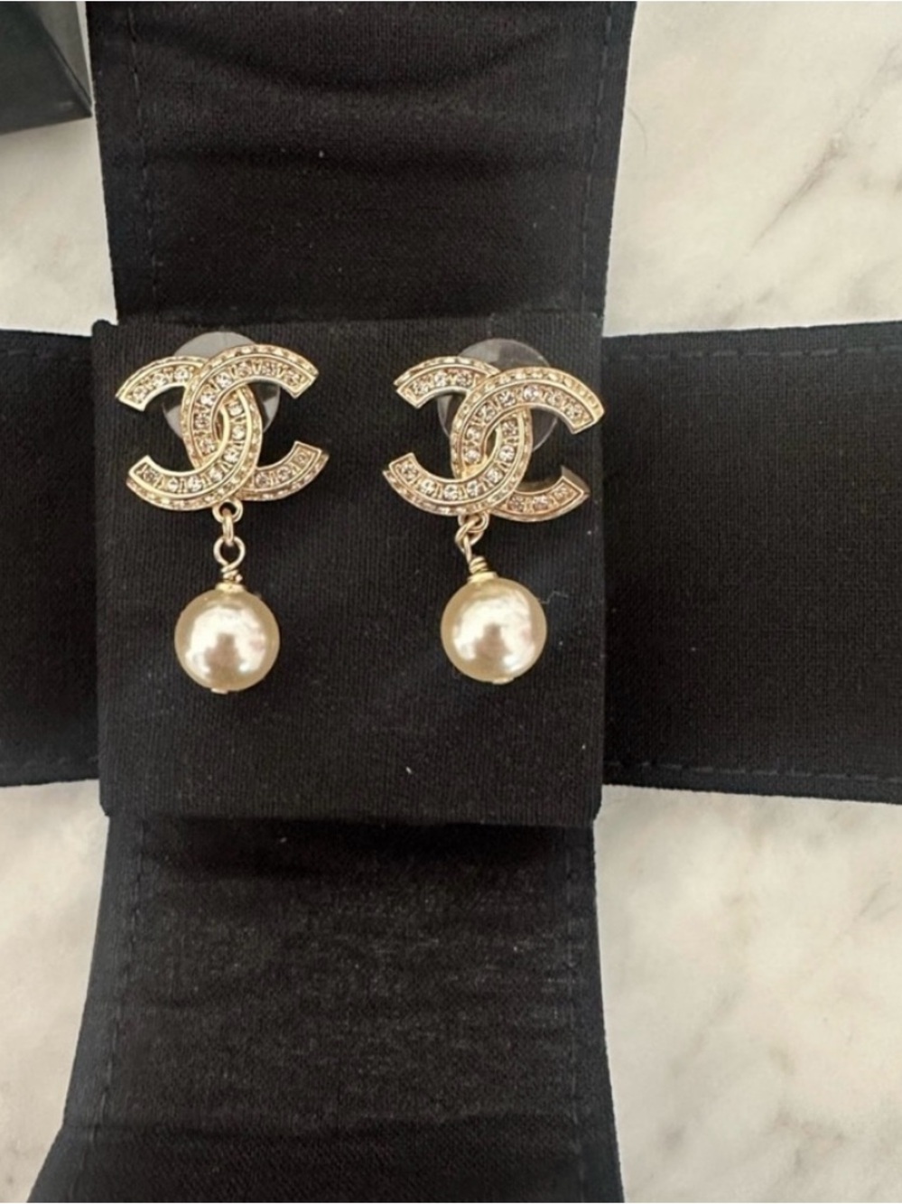 Chanel crystal stud pearl earrings - Picture 4 of 8